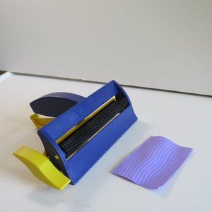 Fiskars Paper WAVE Tool Extra Wide YELLOW HANDLE curvy wavy line max 6.75" paper